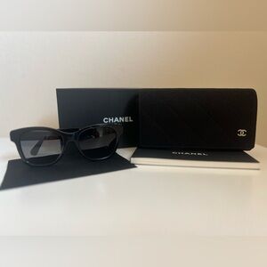 CHANEL SQUARE SUNGLASSES